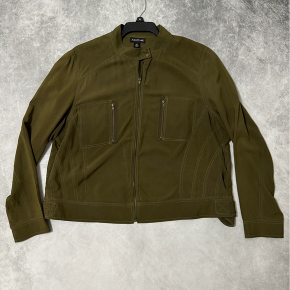 AUGUST MAX SILK SET. Green. Size 4 Plus - Picture 8 of 14